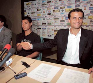 ���}�����j