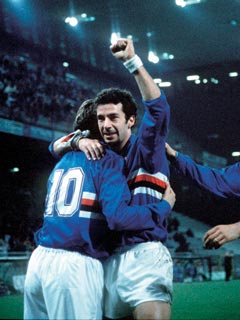 �}���`�[�j(��)�ƃR���r��g�񂾃T���v�h���A����B�X�N�f�b�g���l�����A�T���v�ɉ�������z����