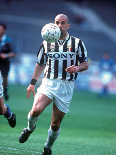 92�N����4�V�[�Y�����߂��������[���F�ł́A�ʎZ38�S�[���������銈��Ԃ��������