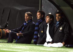 �}���`�[�j�̐��X�^�b�t