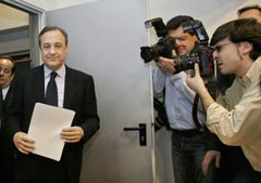 �t�������e�B�[�m�E�y���X