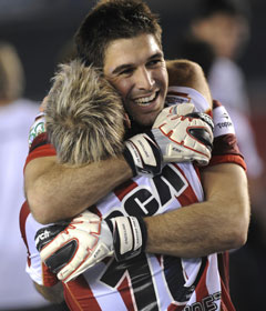 �R�p�E���x���^�h�[���X�ŋP�����V��