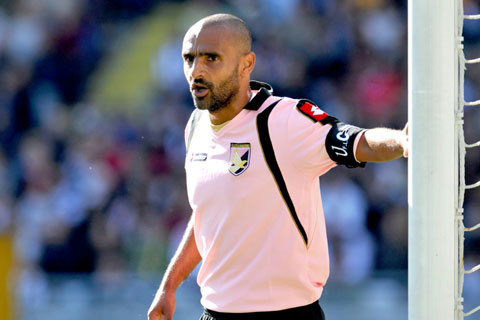 ����I��Ƃ��Ẵv���[�𑱂��ēC�s�ɗ�ރ����F���[�j