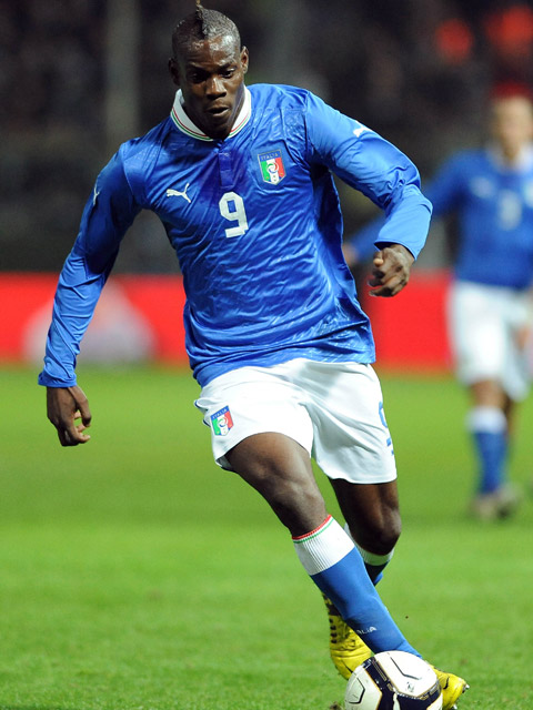 }IEoeb(Mario BALOTELLI)