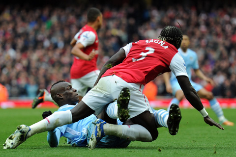 }IEoeb(Mario BALOTELLI)