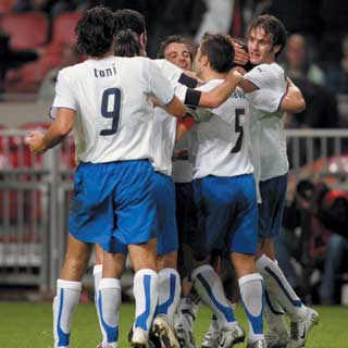 �C�^���A��\�E������