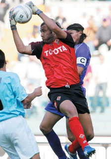 �Z�o�X�e�B�A���E�t���C