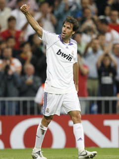 ���[�g�E�t�@���E�j�X�e�����[�C