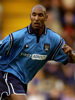 �}���`�F�X�^�[�E�V�e�B����