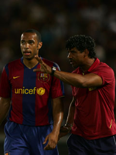 ���C�J�[���g�ē�