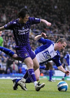 ENGLAND HOT TOPICS�@