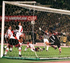 �C���^�[�R���e�B�l���^���J�b�v