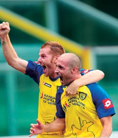 �}���R���[�j�ƃC�^���A�[�m