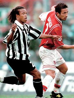 ���c vs �_�[���B�b�c