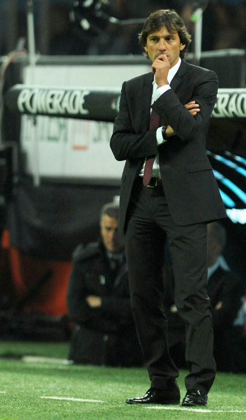 ���I�i���h