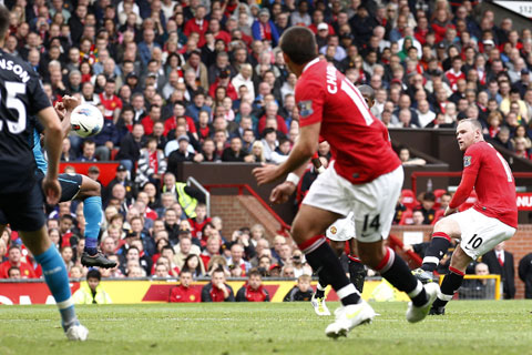 �}���`�F�X�^�[�E���i�C�e�b�h