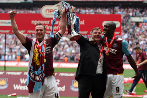 Kevin NOLAN�@���@Carlton COLE