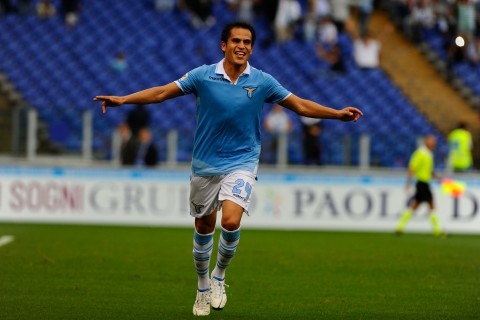 �A���o���E�S���T�[���X(Alvaro GONZALEZ)