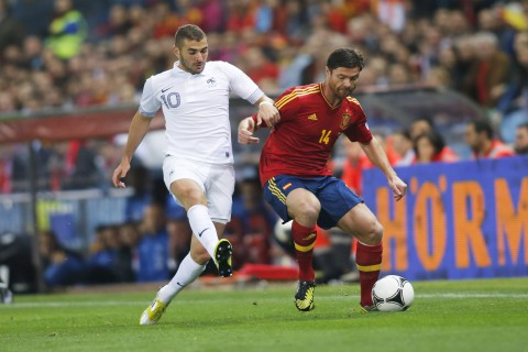 �V���r�E�A�����\(Xabi ALONSO)&�J�����E�x���[�}(Karim BENZEMA)