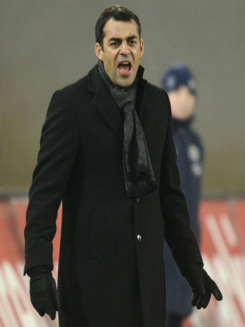 ���r���E�h�D�b�g(Robin DUTT)