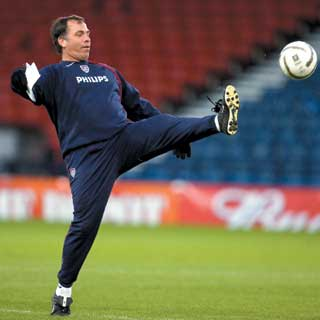 �u���[�X�E�A���[�i